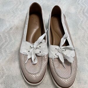 Naturalize Korrine Boat Shoes

Size 9